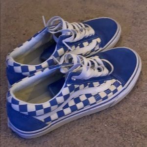 Size 8 blue and white